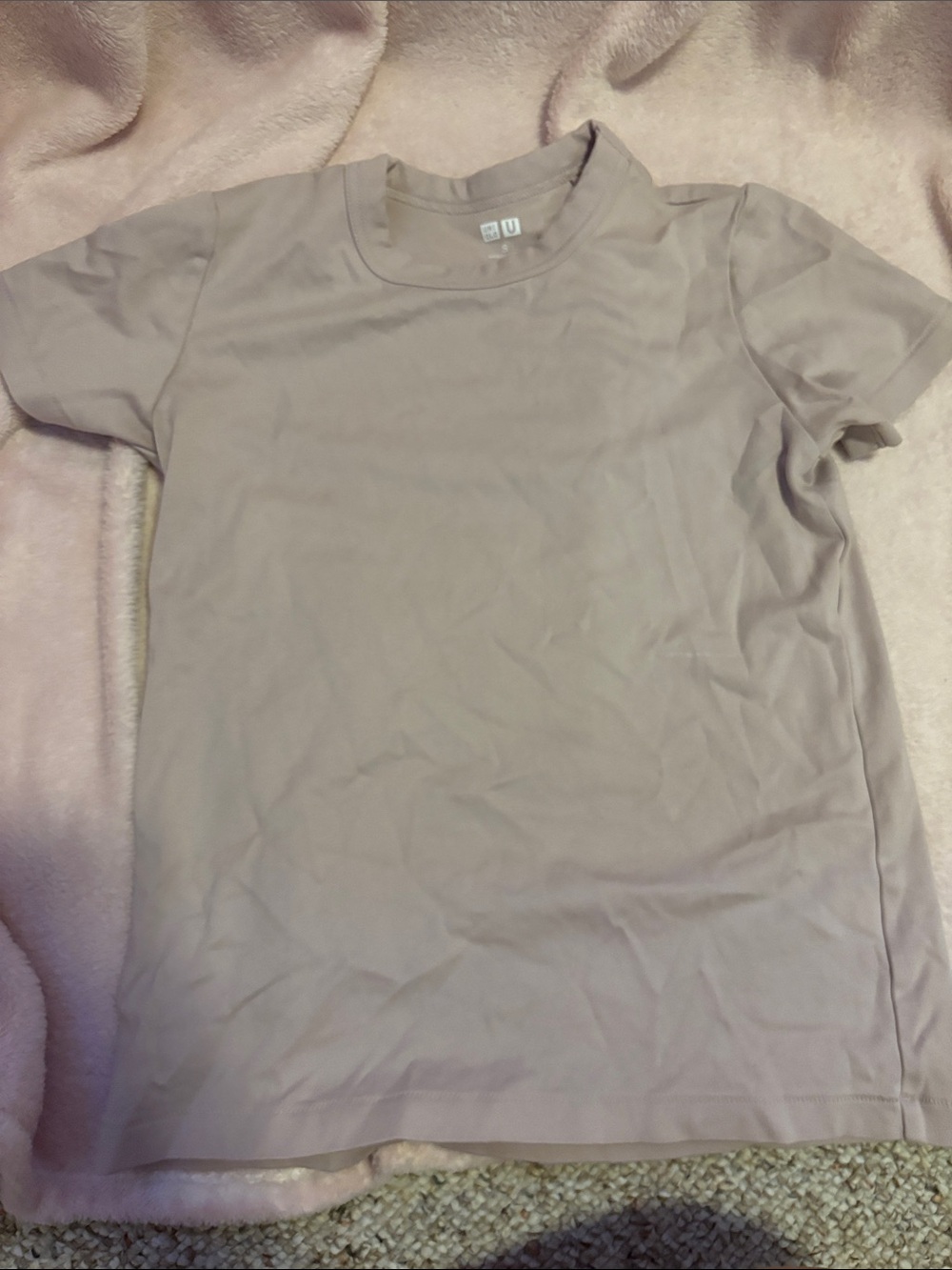 Uniqlo Short Sleeve Tee in Light Taupe